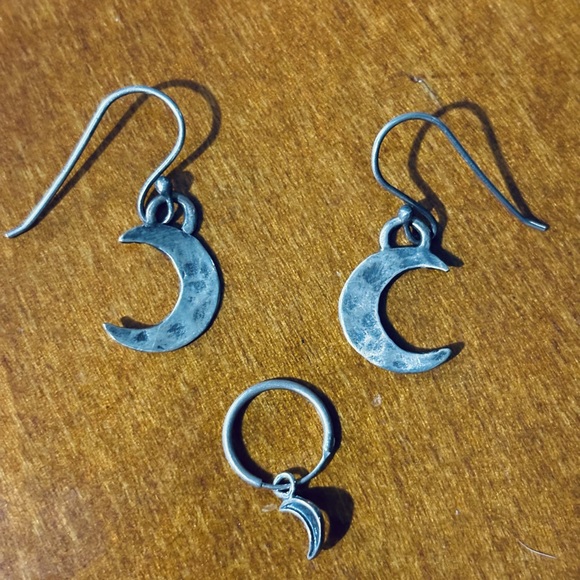 Sterling silver crescent moon earring set - Picture 1 of 6